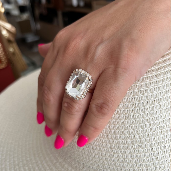 Δαχτυλίδι με λευκή πέτρα